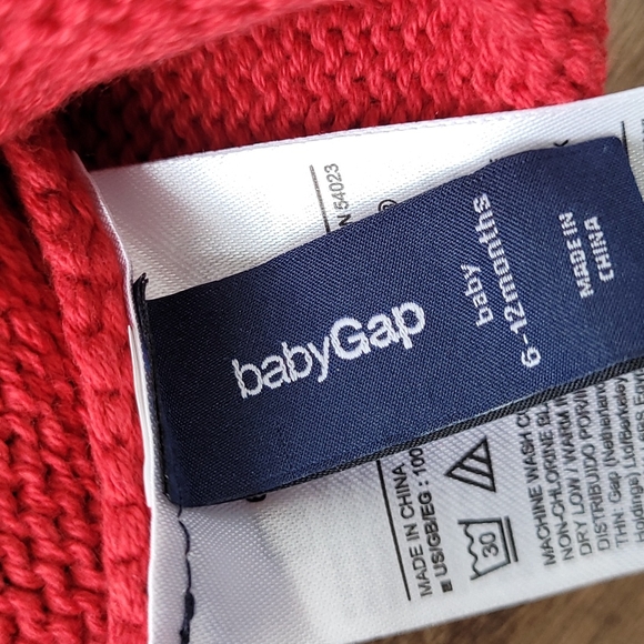 Red knit gnome baby hat - Picture 6 of 6